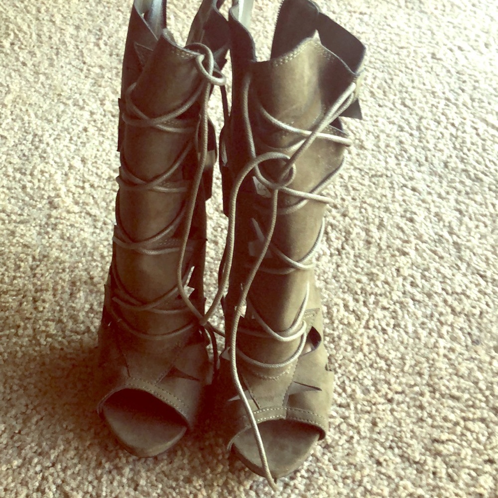 I have to many shoes